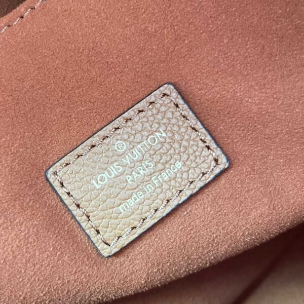 Louis Vuitton Pochette Métis M12711 - Image 9