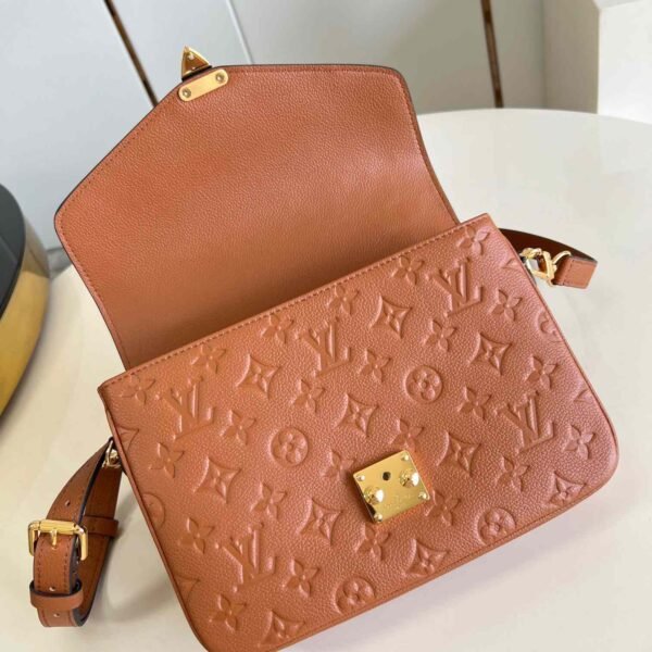 Louis Vuitton Pochette Métis M12711 - Image 2