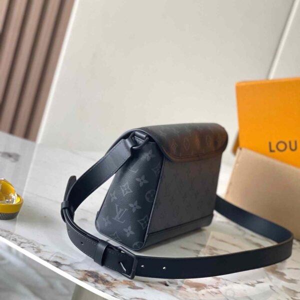 Louis Vuitton Pulse Messenger M12681 - Image 4