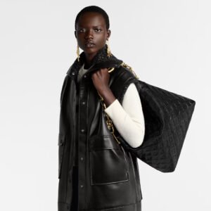 Louis Vuitton Coussin Hobo MM M12068