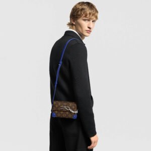 Louis Vuitton Steamer Wearable Wallet M12810