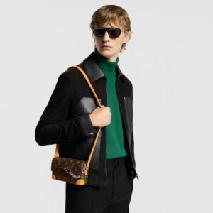 Louis Vuitton Steamer Wearable Wallet M12811